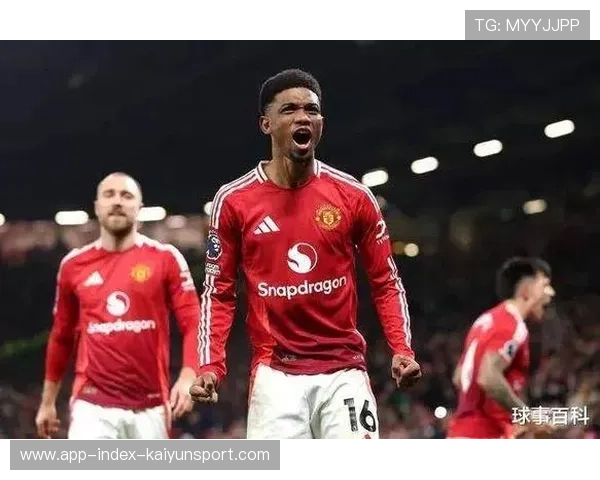 曼联新星逐渐崭露头角，球队在四强争夺战中稳步前进